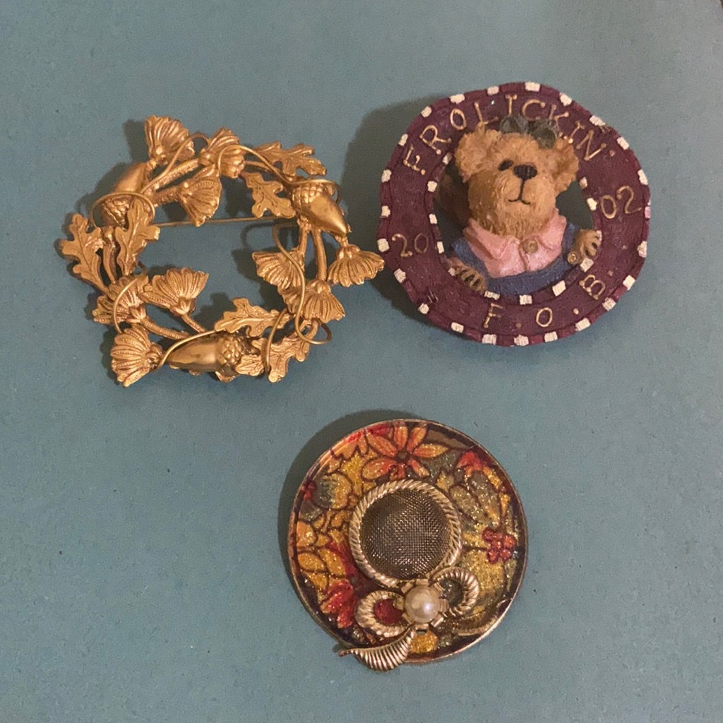 Gold Tone Brooches 12$